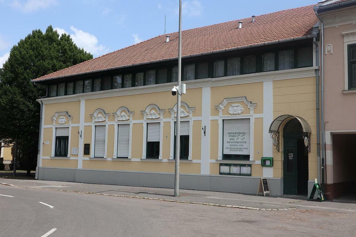Hotel Szlovak Panzio Bekescsaba Zewnętrze zdjęcie