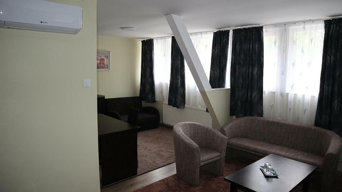 Hotel Szlovak Panzio Bekescsaba Zewnętrze zdjęcie